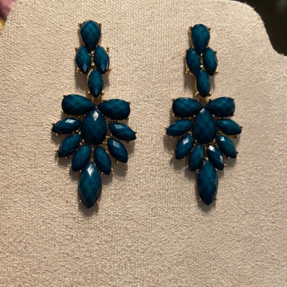 Elegant Blue Lapis Gemstones set in Ornate Gold, by Amrita Singh - Picture 4 of 10